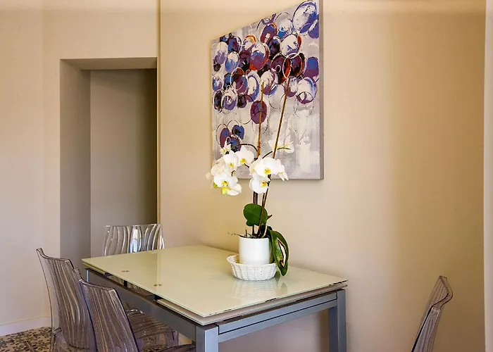 Rachel Trilo 아파트 인트라