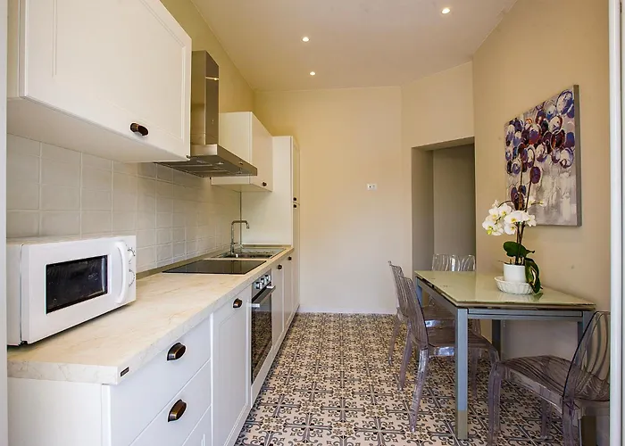 Rachel Trilo 인트라