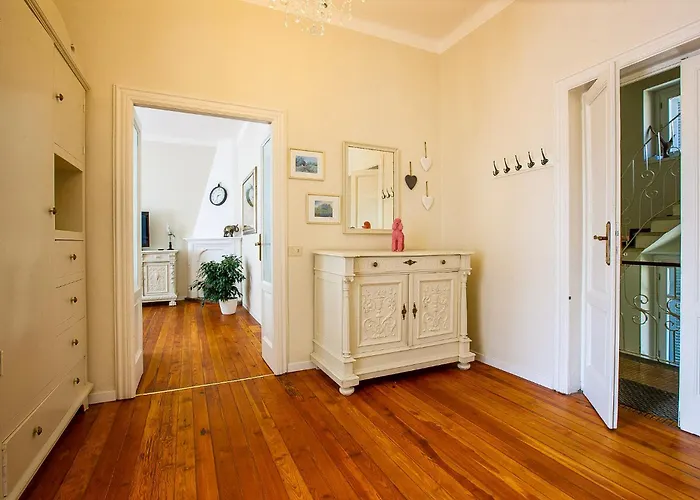 Rachel Trilo Lejlighed