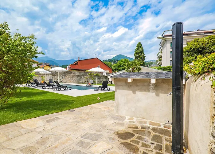 Rachel Trilo * Intra