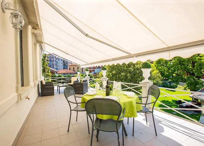 Rachel Trilo 公寓 因特拉